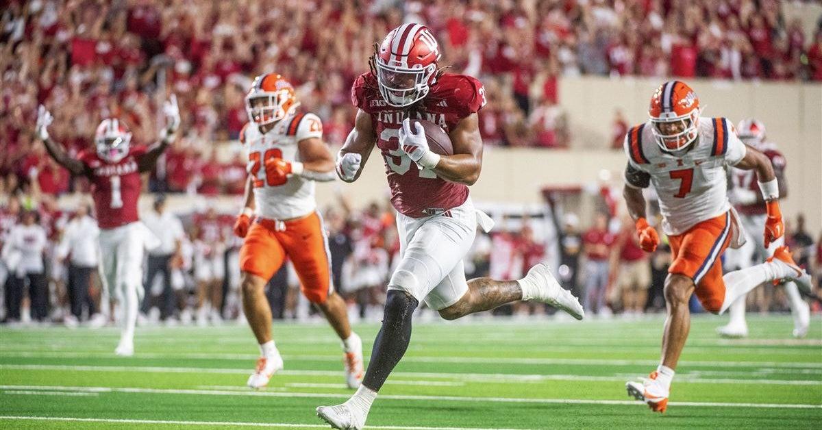 Fast hits: Indiana disrupted No.19.Illinois 63-10.