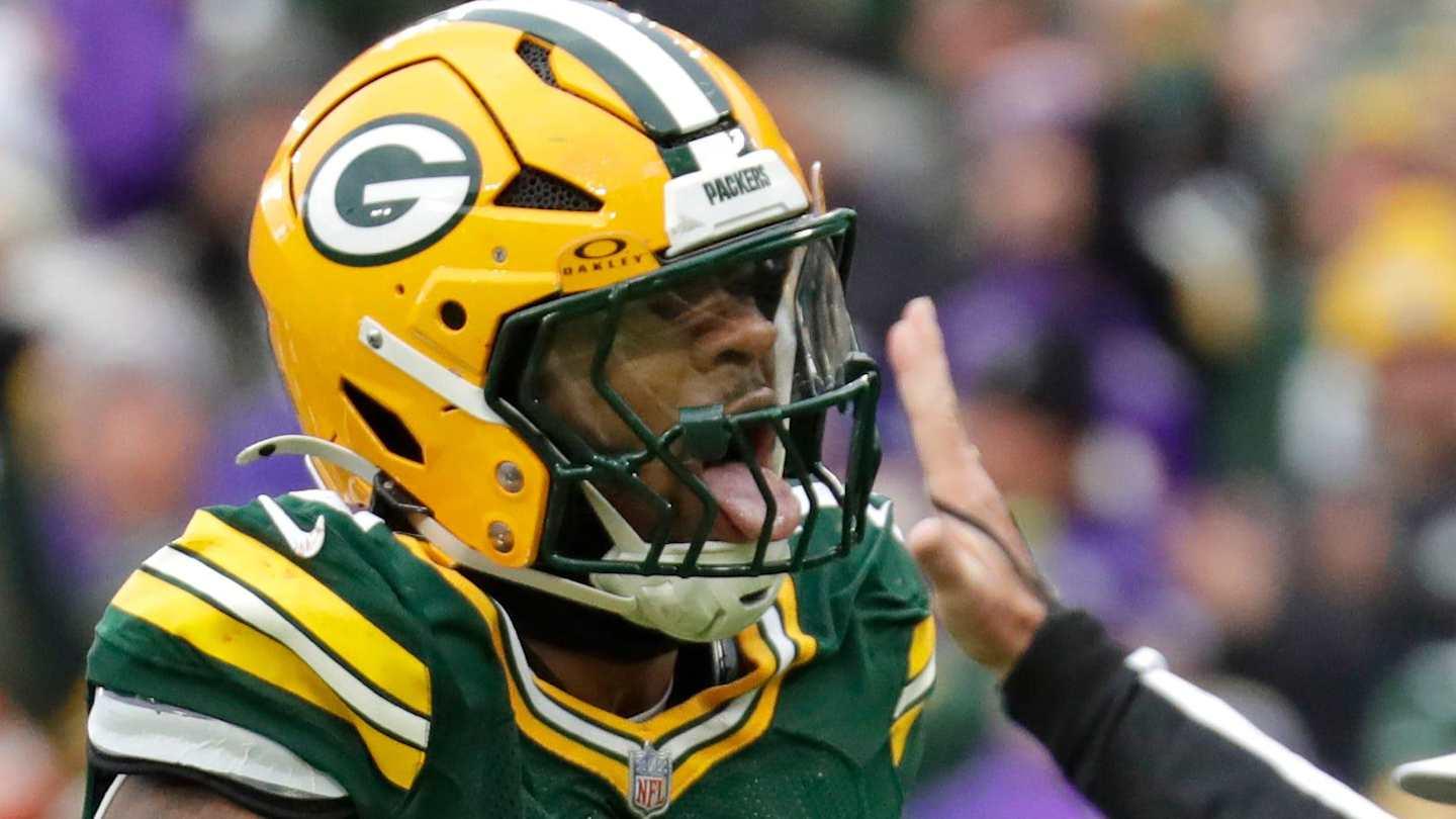 Micah Parsons Makes NFL History After Powering Pass Rush Against Vikings