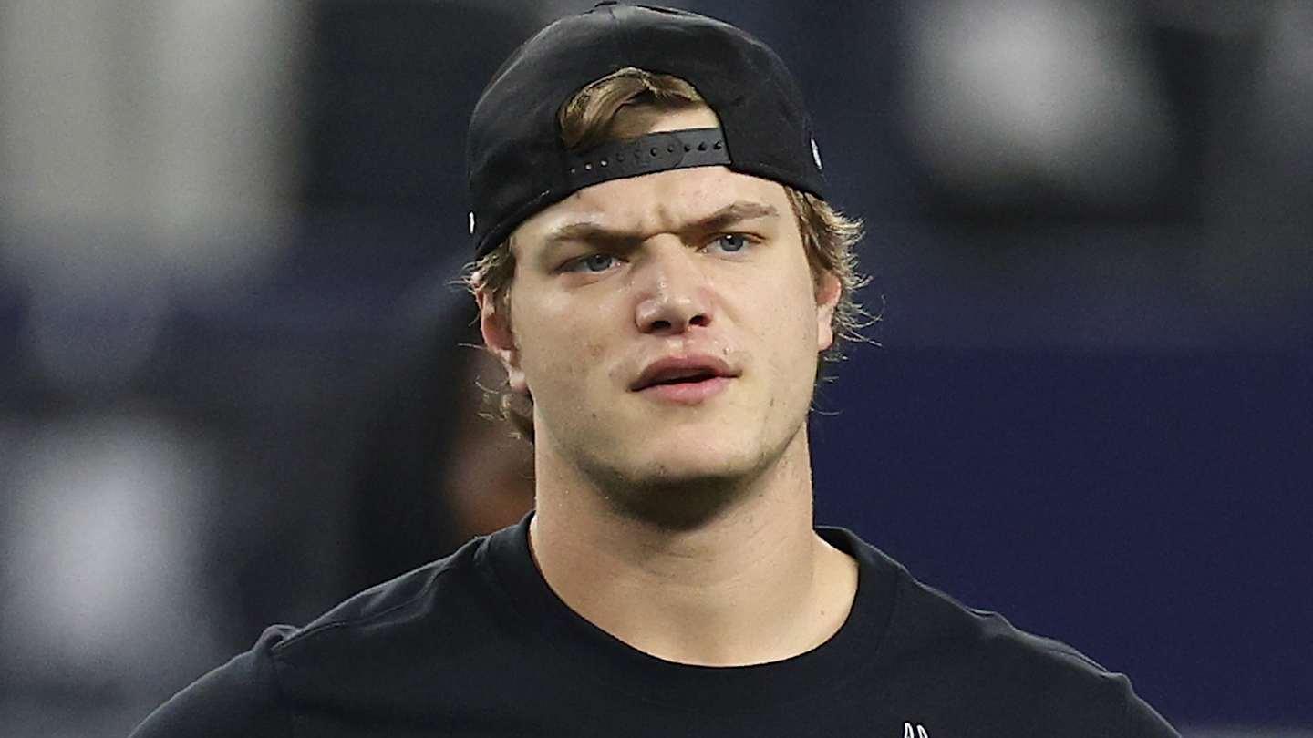 J.J.McCarthy's status in the Packers game remains a mystery