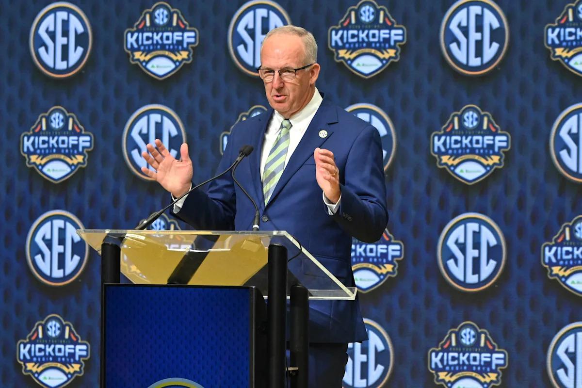 What next with the Play -Ff format of university football? Sec Commish says that...